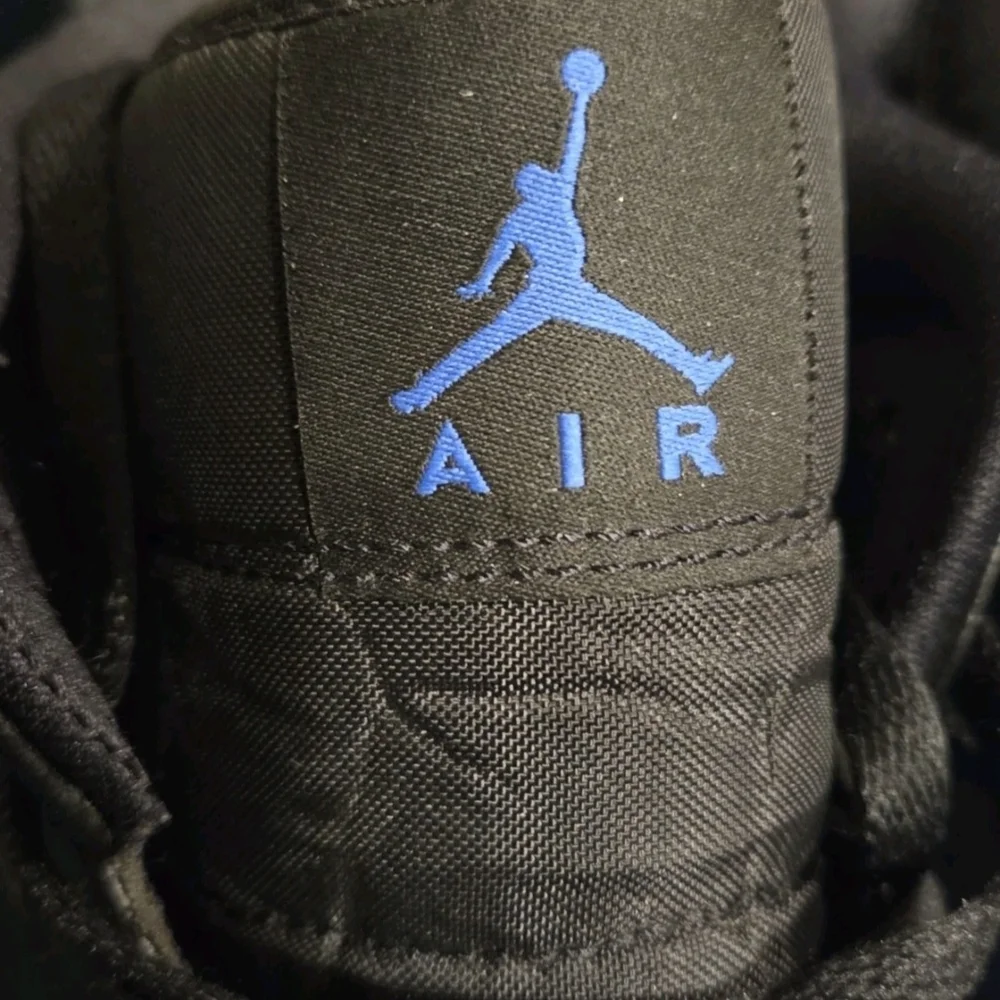 Jordan 1 Retro OG High Royal Men's US Size 10 (EUC) - Picture 13 of 15